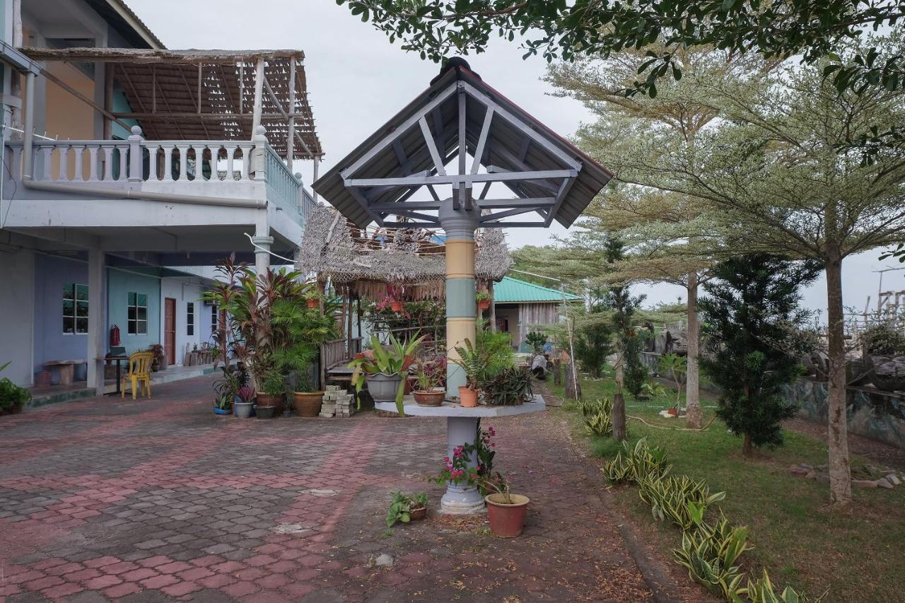 Oyo 90015 Indah Chalet Kuala Rompin Eksteriør billede
